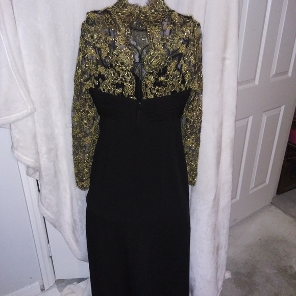 Stunning Vintage Black&Gold Gown - Picture 3 of 16